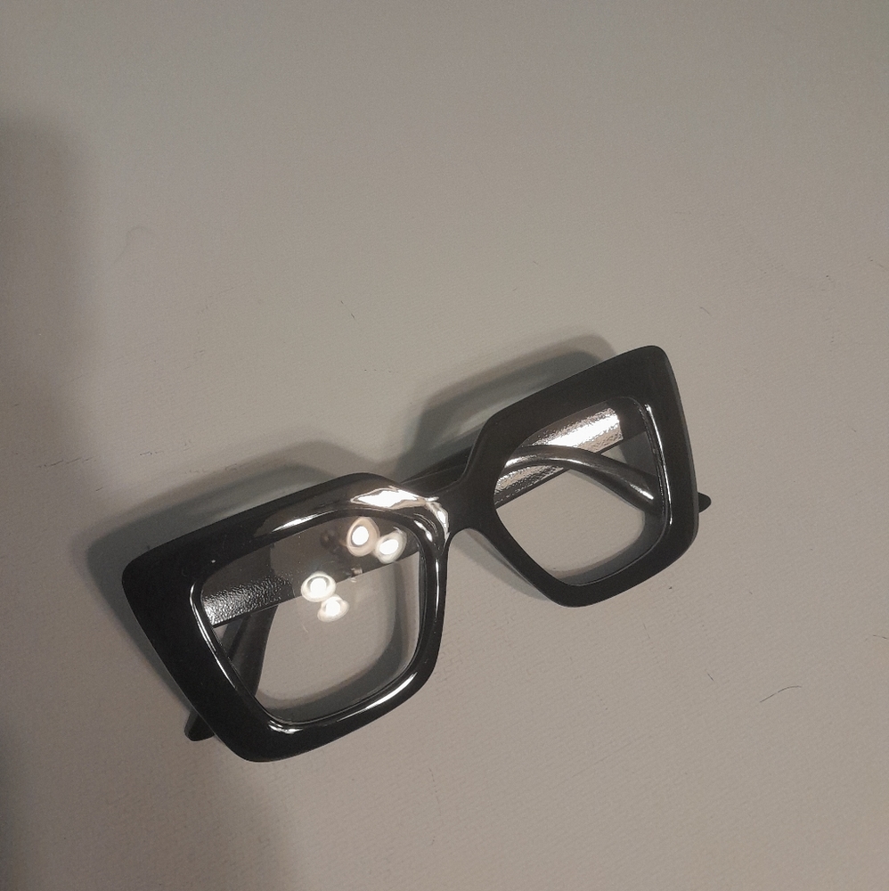 Chic Square Frame Glasses - Picture 4 of 4